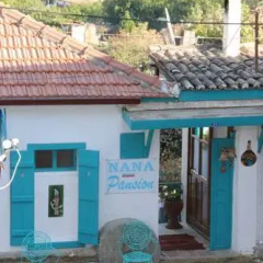 Отель Nana Pension Сельчук с домашними животными