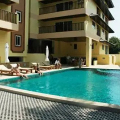 Отель Jomtien Beach Residence Таиланд, Паттайя - 1 отзыв об отеле, цены и фото номеров - забронировать отель Jomtien Beach Residence онлайн бассейн фото 3