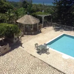 Отель Thomas House Nine Bedroom Villa пляж