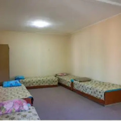 Гостиница Babushka Beach House Кровать в общем номере двухъярусные кровати