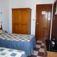 Отель Hostal Alboran 2* Стандартный номер с двуспальной кроватью