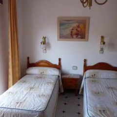 Отель Hostal Alboran 2* Стандартный номер с двуспальной кроватью фото 5