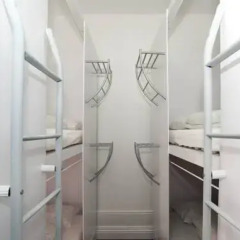 Nasoni Guest Hostel Кровать в общем номере двухъярусные кровати