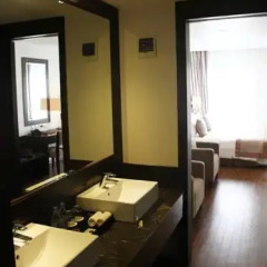 Authentic Hanoi Boutique Hotel 4* Люкс с различными типами кроватей фото 15