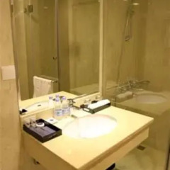 Authentic Hanoi Boutique Hotel 4* Улучшенный номер с различными типами кроватей фото 10
