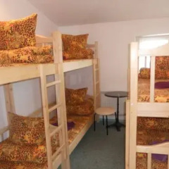 Hostel Astoria Кровать в общем номере двухъярусные кровати