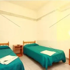 Отель Hostal Elkano Стандартный номер фото 11
