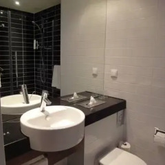 Отель Holiday Inn Express Warsaw Airport 3* Стандартный номер с различными типами кроватей фото 19