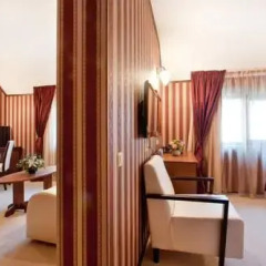 Best Western Plus Bristol Hotel 4* Люкс с различными типами кроватей