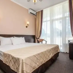 Гостиница Санаторно-курортный комплекс Знание 3* Семейные номера Комфорт с двуспальной кроватью