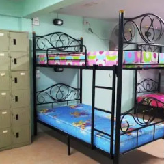 Отель Shadow Inn 2* Кровать в общем номере фото 5