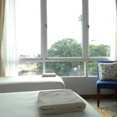 Отель Baan Dinso @ Ratchadamnoen 2* Стандартный номер с 2 отдельными кроватями (общая ванная комната) фото 2