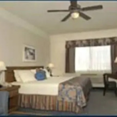 Отель Charter Inn and Suites 2* Номер Делюкс с различными типами кроватей