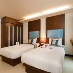 Отель Blue Sky Patong 3* Улучшенный номер с двуспальной кроватью