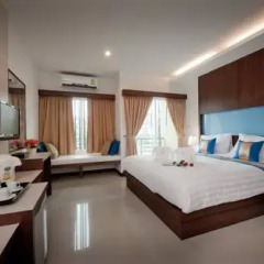 Отель Blue Sky Patong 3* Улучшенный номер с двуспальной кроватью фото 4