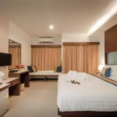 Отель Blue Sky Patong 3* Улучшенный номер с двуспальной кроватью фото 8