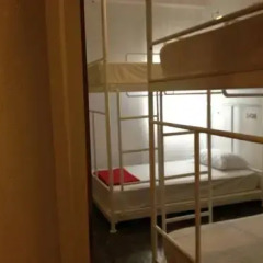 1yolo Hostel Кровать в женском общем номере
