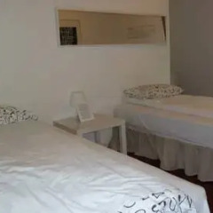 Lisbon Destination Hostel Стандартный номер с 2 отдельными кроватями (общая ванная комната) фото 8