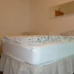 Lisbon Destination Hostel Стандартный номер с 2 отдельными кроватями (общая ванная комната) фото 9