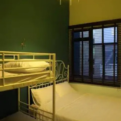 Отель Beds & Dreams Inn @ Clarke Quay 2* Стандартный номер с различными типами кроватей (общая ванная комната)