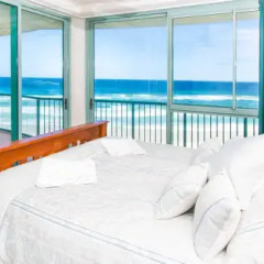 Отель The Waterford on Main Beach Апартаменты с различными типами кроватей фото 19