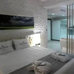 Real House Boutique Hotel Люкс с различными типами кроватей