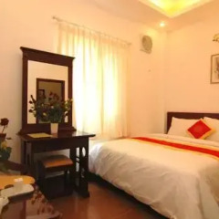 Lan Phuong Hotel 2* Стандартный номер с двуспальной кроватью
