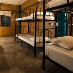 Phuket Ghetto Child Hostel Кровать в общем номере фото 2