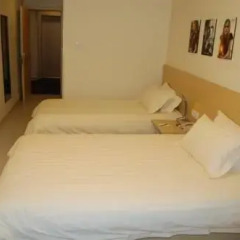 Langle Hotel 3* Стандартный семейный номер с двуспальной кроватью
