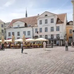 Апартаменты Town Hall Square Apartments - Voorimehe Апартаменты с разными типами кроватей фото 15