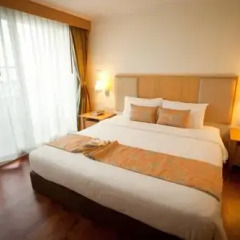 Отель Sm Grande Residence 3* Люкс