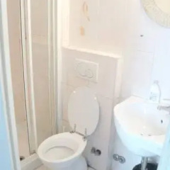 Отель Overseas Guest House Стандартный номер с различными типами кроватей фото 6