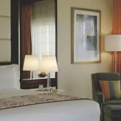 Отель The Ritz-Carlton Abu Dhabi, Grand Canal 5* Стандартный номер с различными типами кроватей фото 11