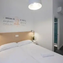 Ramblas by Pillow Hostel - Adults only Стандартный номер с различными типами кроватей фото 33