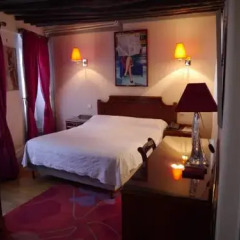 Отель Hôtel Les Degrés De Notre Dame 2* Улучшенный номер