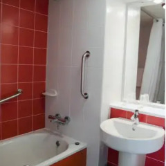 Отель Travelodge Madrid Alcalá Стандартный номер фото 10