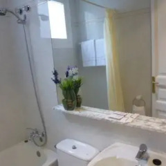 Отель Hostal Iznajar Barcelona Стандартный номер с 2 отдельными кроватями (общая ванная комната) фото 8