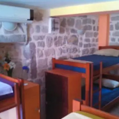 Montenegro Hostel B&B Kotor Кровать в общем номере с двухъярусной кроватью фото 17