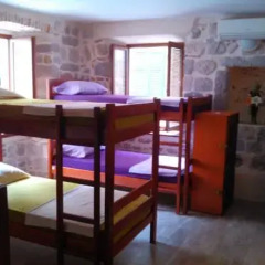 Montenegro Hostel B&B Kotor Кровать в общем номере с двухъярусной кроватью