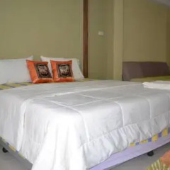 Отель Mkent Guesthouse 2* Улучшенный номер с различными типами кроватей фото 2
