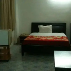 Toan Cau Hotel Стандартный семейный номер с различными типами кроватей фото 6