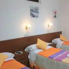 Отель Hostal Faustino Стандартный номер с различными типами кроватей фото 5