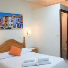 Отель Hostal Faustino Стандартный номер с двуспальной кроватью фото 4