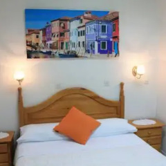 Отель Hostal Faustino Стандартный номер с двуспальной кроватью фото 11
