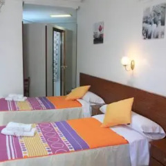 Отель Hostal Faustino Стандартный номер с различными типами кроватей фото 10