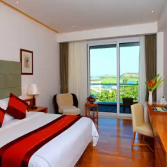 Отель Mingshen Golf & Bay Resort Sanya 4* Улучшенный номер с различными типами кроватей фото 5