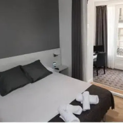 Отель Hostalin Barcelona Gran Via 3* Улучшенный номер с различными типами кроватей фото 4