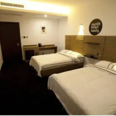 Me. Hotel Стандартный номер с 2 отдельными кроватями фото 3