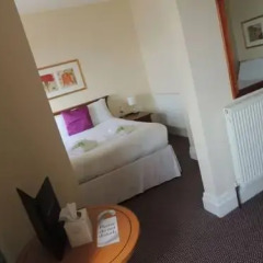 Queens Promenade Hotel 3* Стандартный семейный номер с различными типами кроватей фото 5