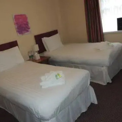 Queens Promenade Hotel 3* Стандартный номер с 2 отдельными кроватями